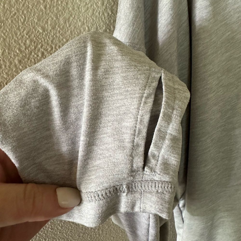 Athleta Uptempo Cropped Short Boxy Hoodie in Norwegian Grey Lightweight Size L - Picture 3 of 7